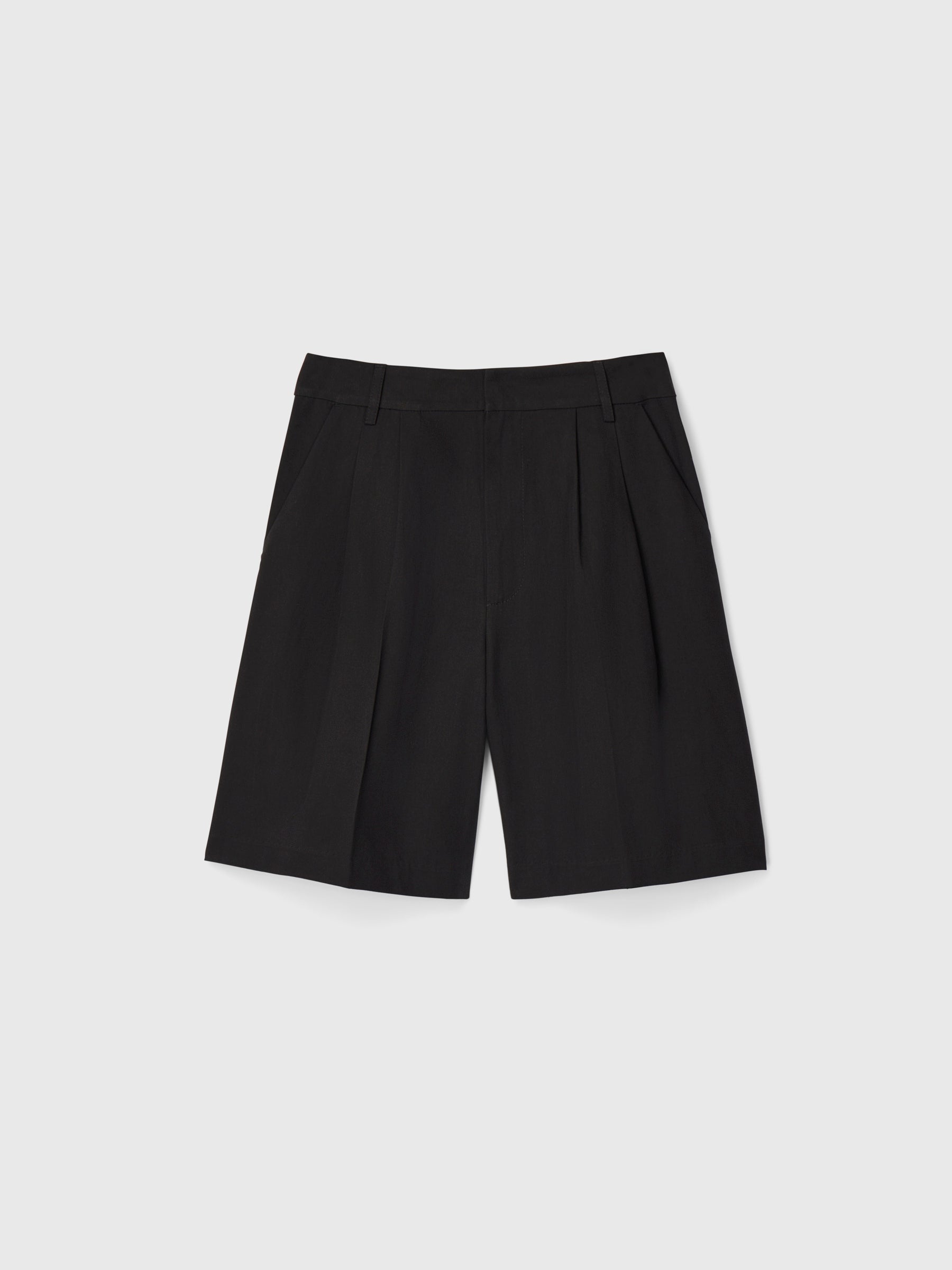 Poet Pleat Shorts Jet Black