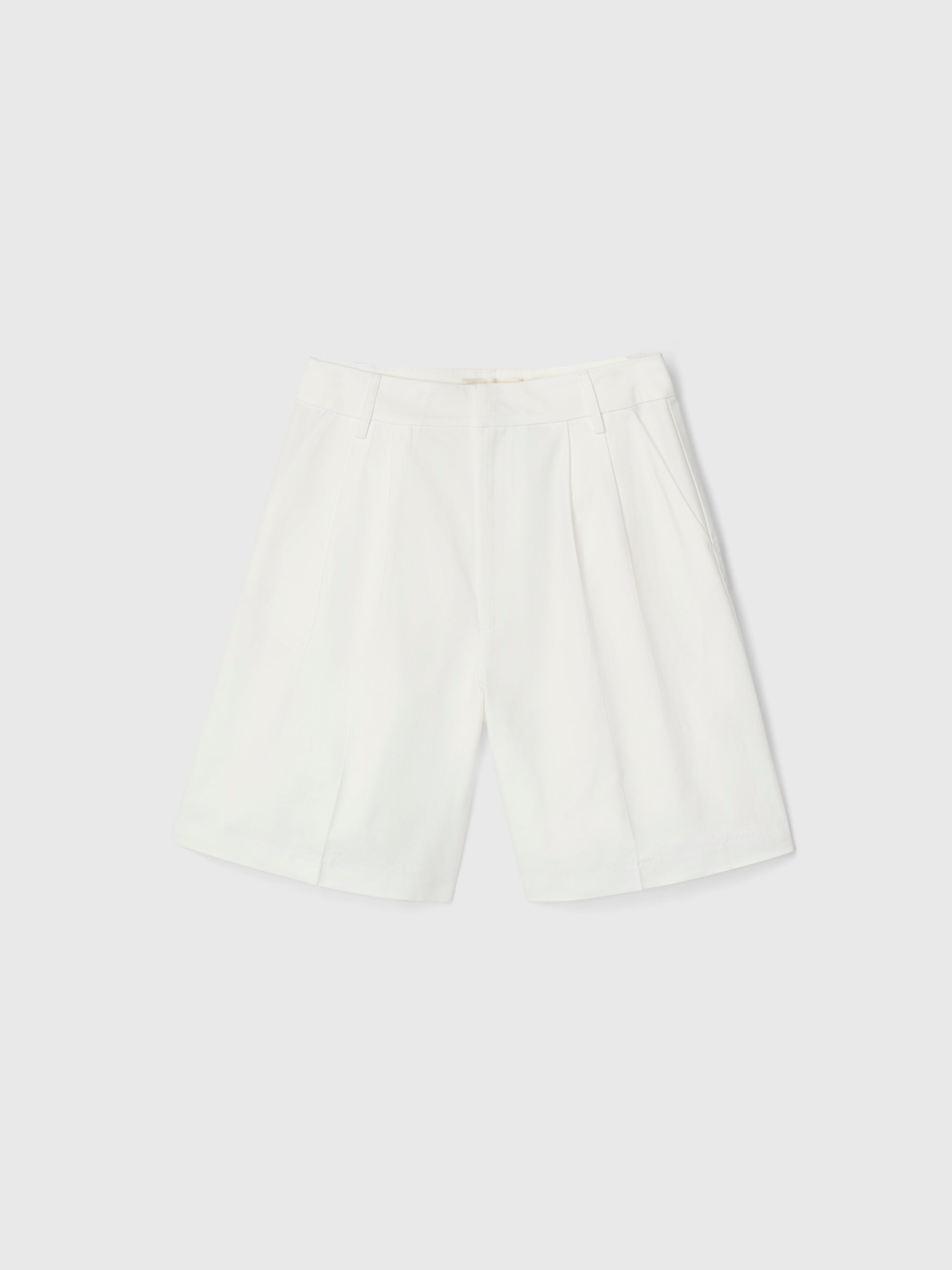 Poet Pleat Shorts Off White